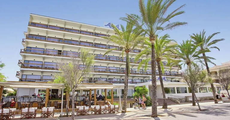 AYA Seahotel