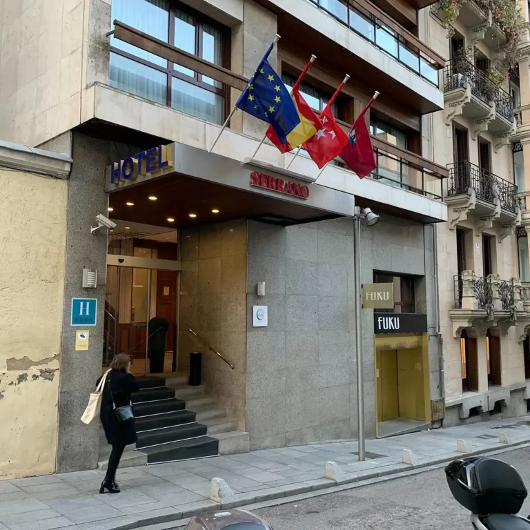 Hotel Serrano